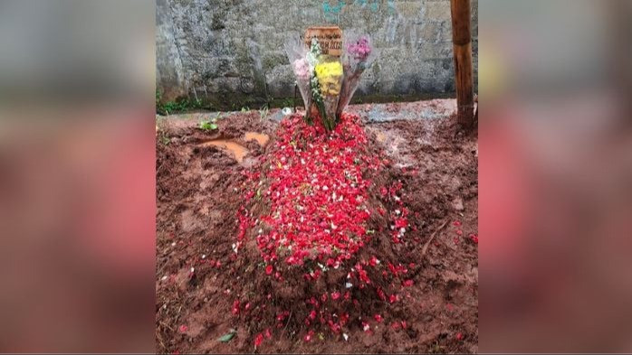 Jenazah Alvaro Kiano Nugroho (6) dimakamkan di Tanah Wakaf Masjid Al-Muflihun, Bintaro, Pesanggrahan, Jakarta Selatan, Kamis (4/12/2025) sore.