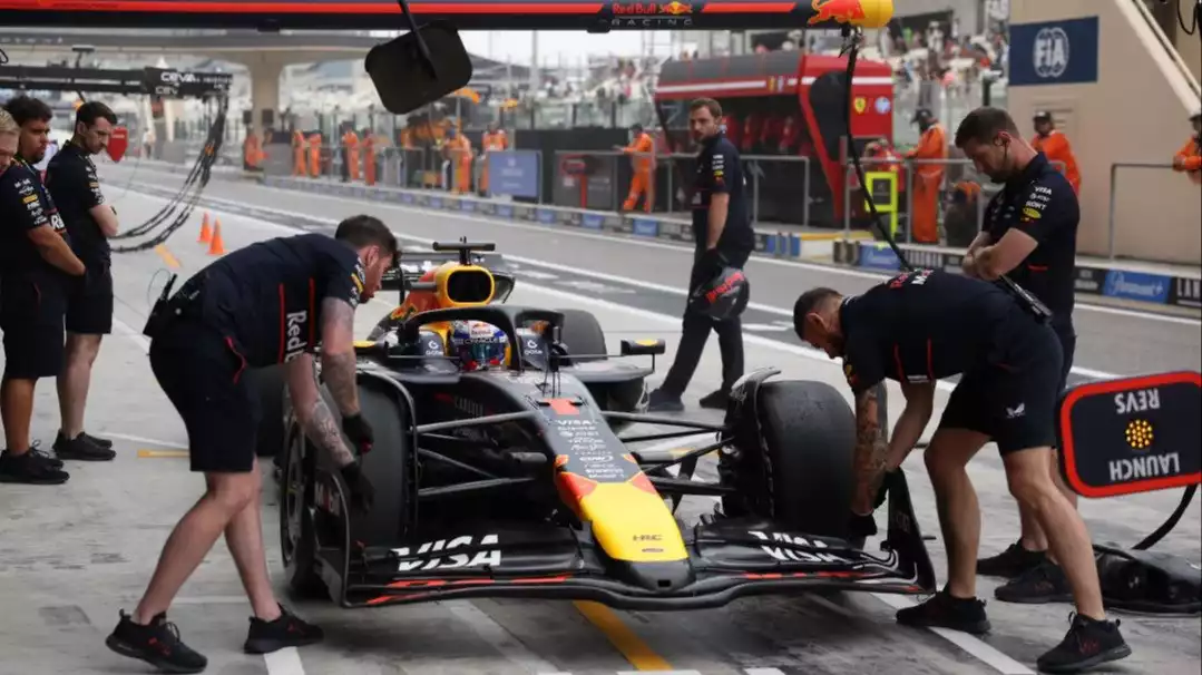 Max Verstappen kembali berada di belakang Lando Norris di FP3 F1 GP Abu Dhabi 2025