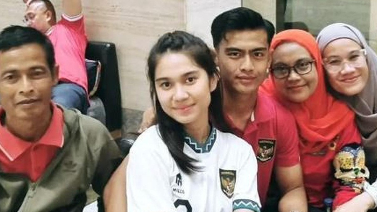 Potret kedekatan Azizah Salsha dengan orang tua Arhan saat masih jadi menantu