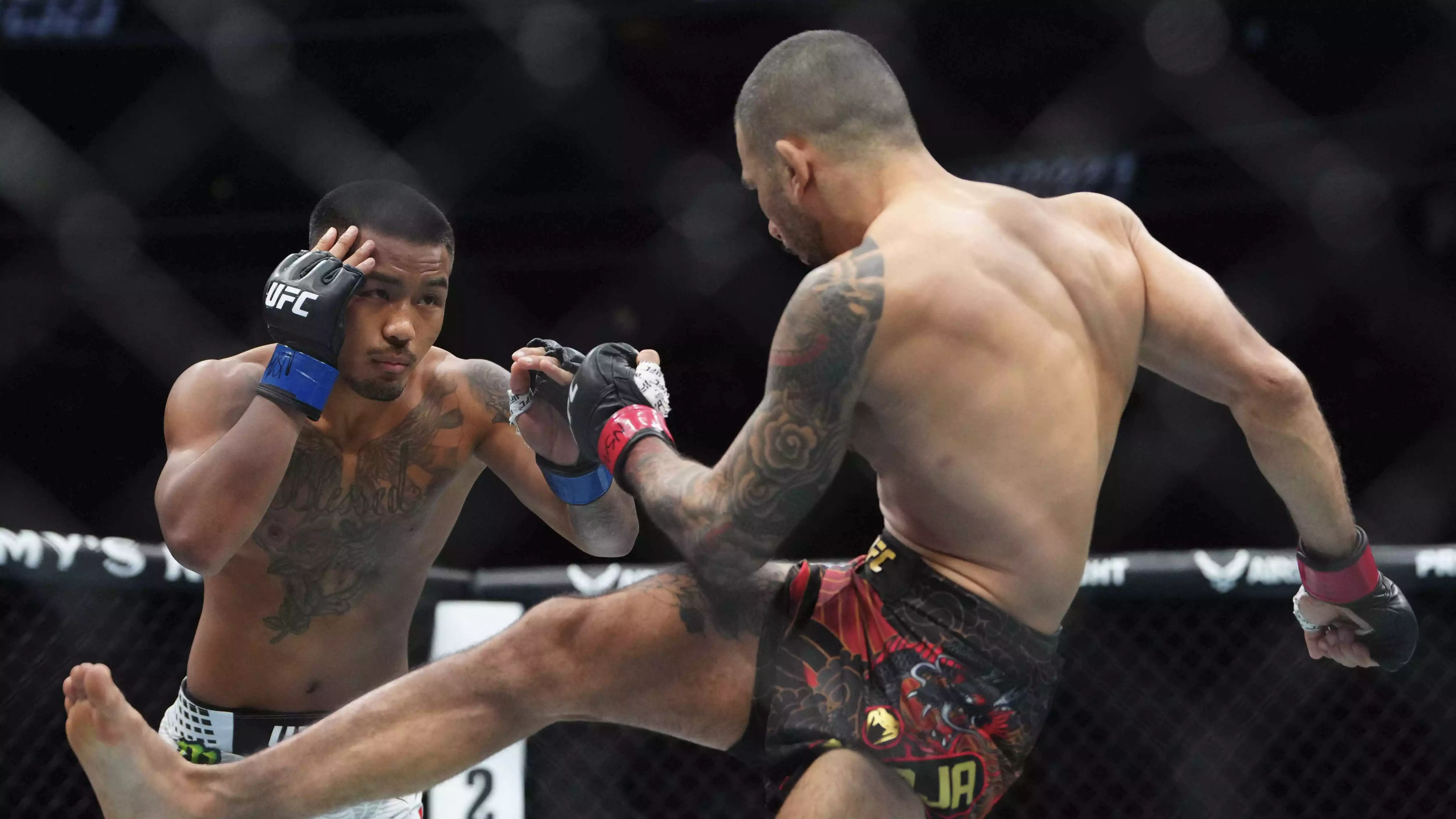 Petarung MMA asal Myanmar, Joshua Van jadi saat melawan Alexandre Pantoja di UFC 323.
