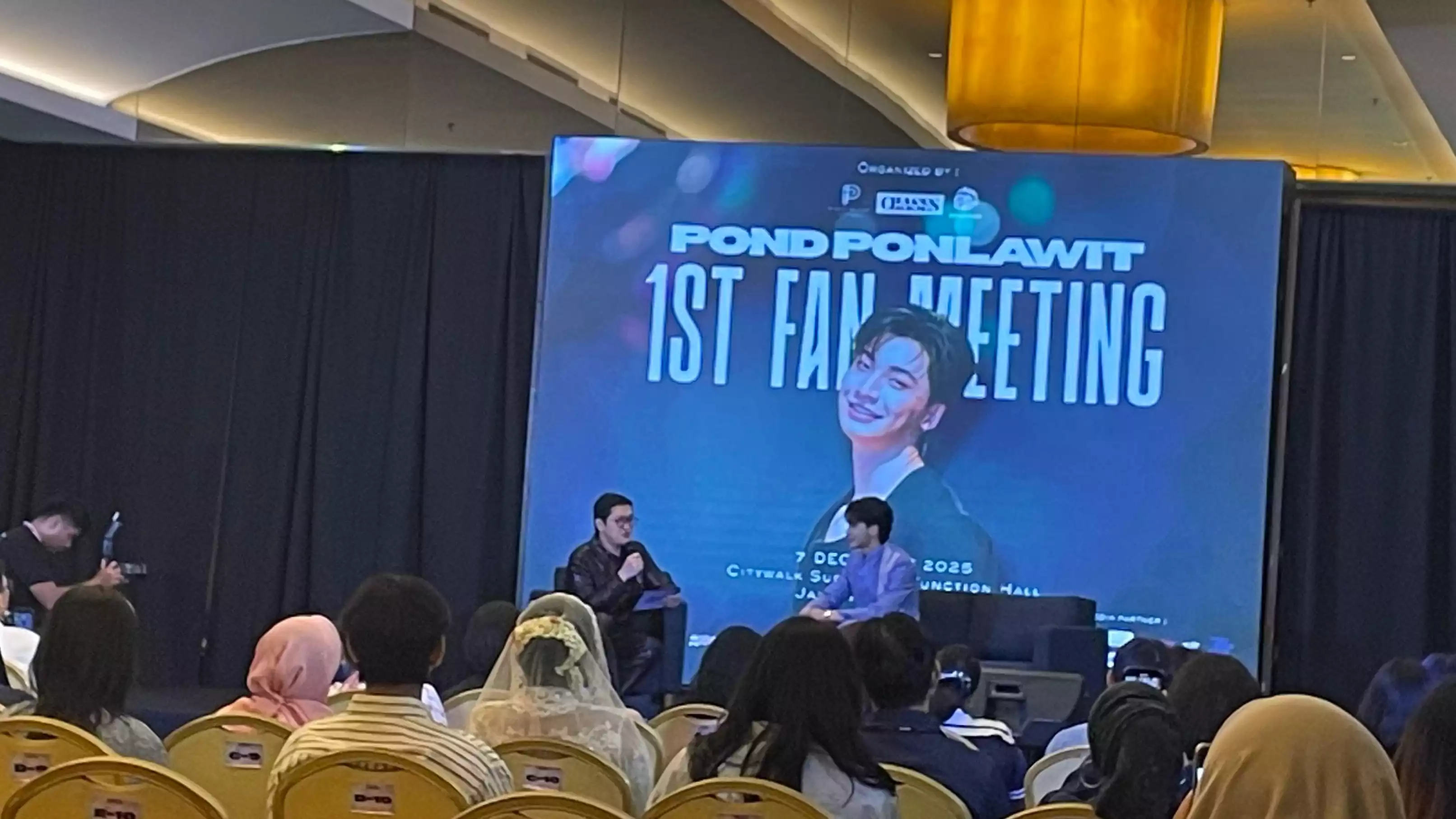 Pond Ponlawit Fan Meeting di Jakarta