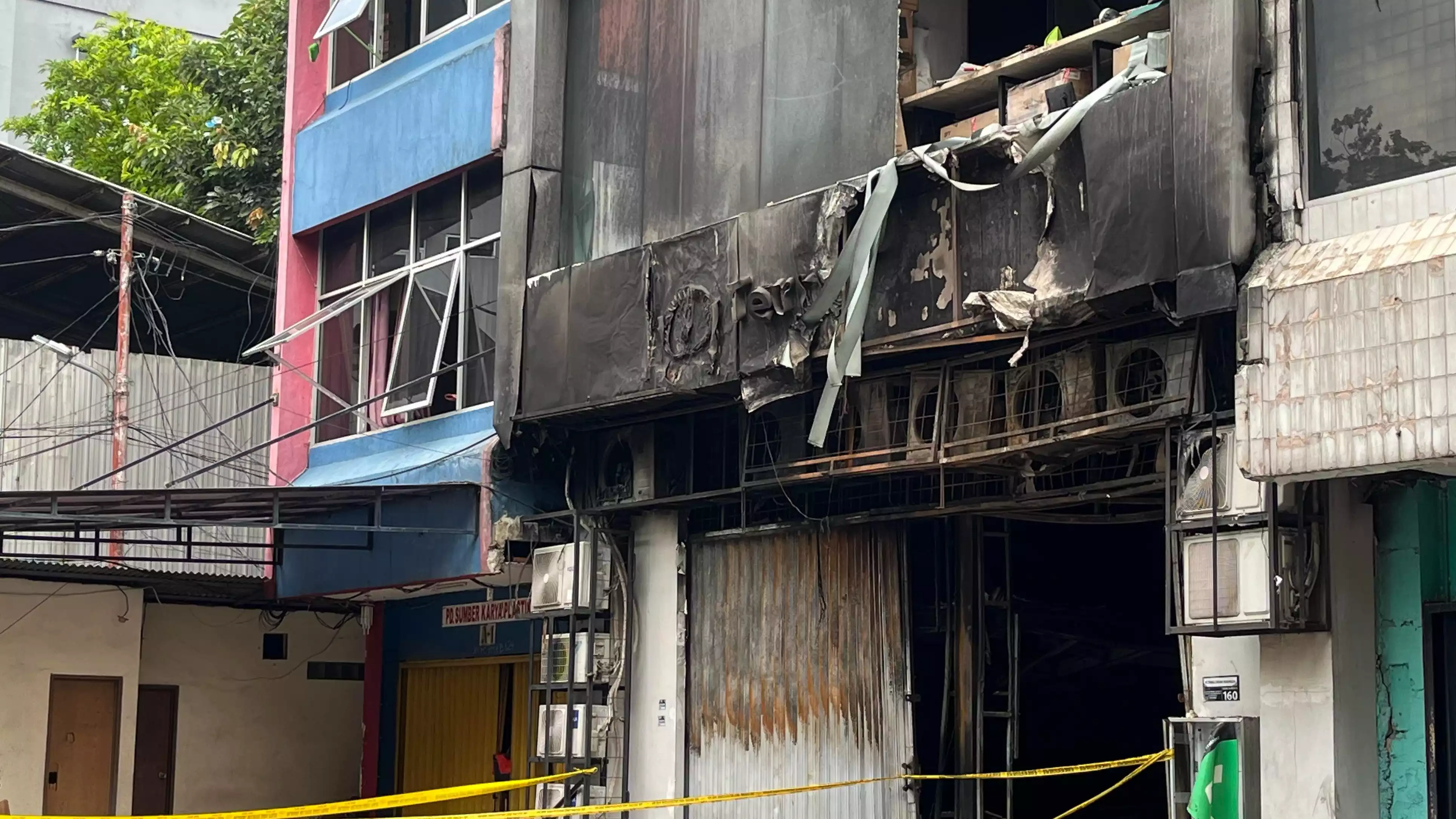 Gedung Terra Drone terbakar