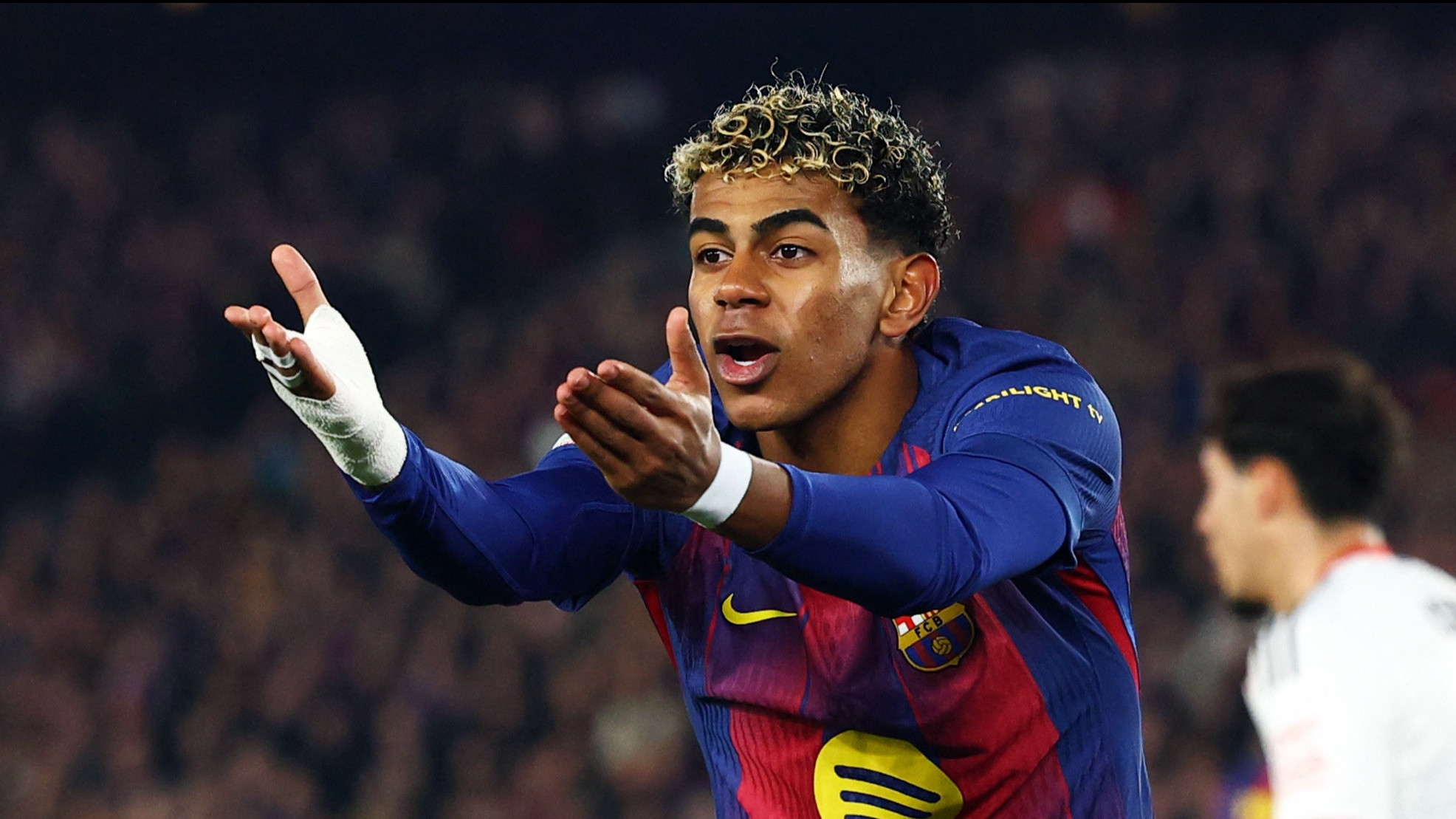 Daftar 11 Permain Terbaik FIFA 2025: Lamine Yamal Ikut Nangkring, Juara Liga Champions Mendominasi
            - galeri foto