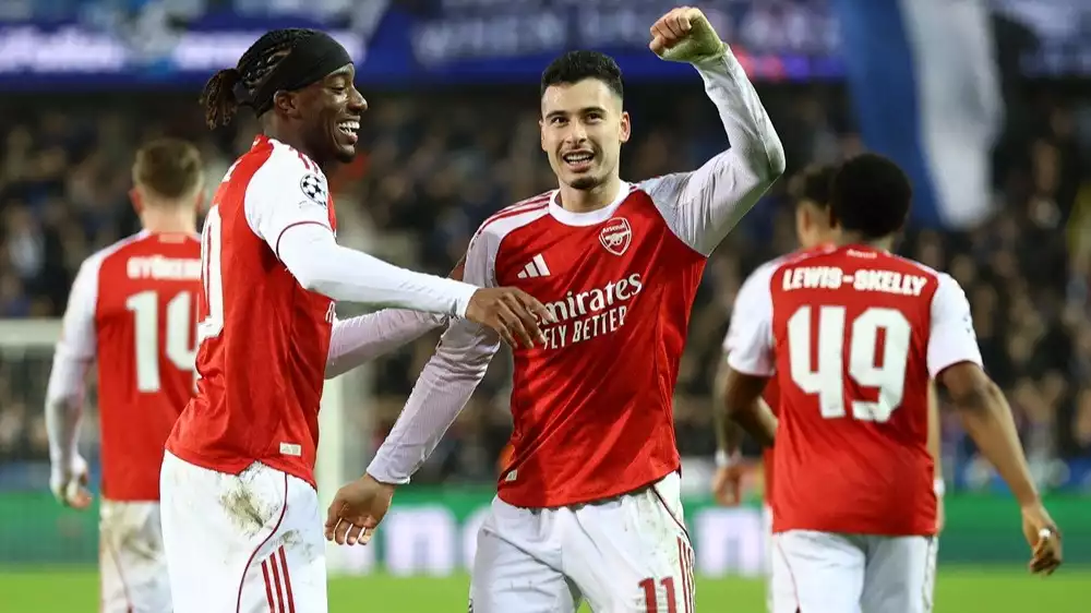 Penyerang Arsenal Gabriel Martinelli rayakan gol bersama Noni Madueke