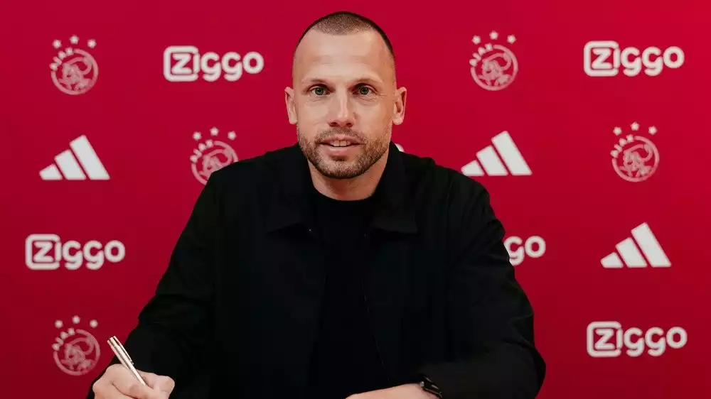 John Heitinga semasa di Ajax Amsterdam