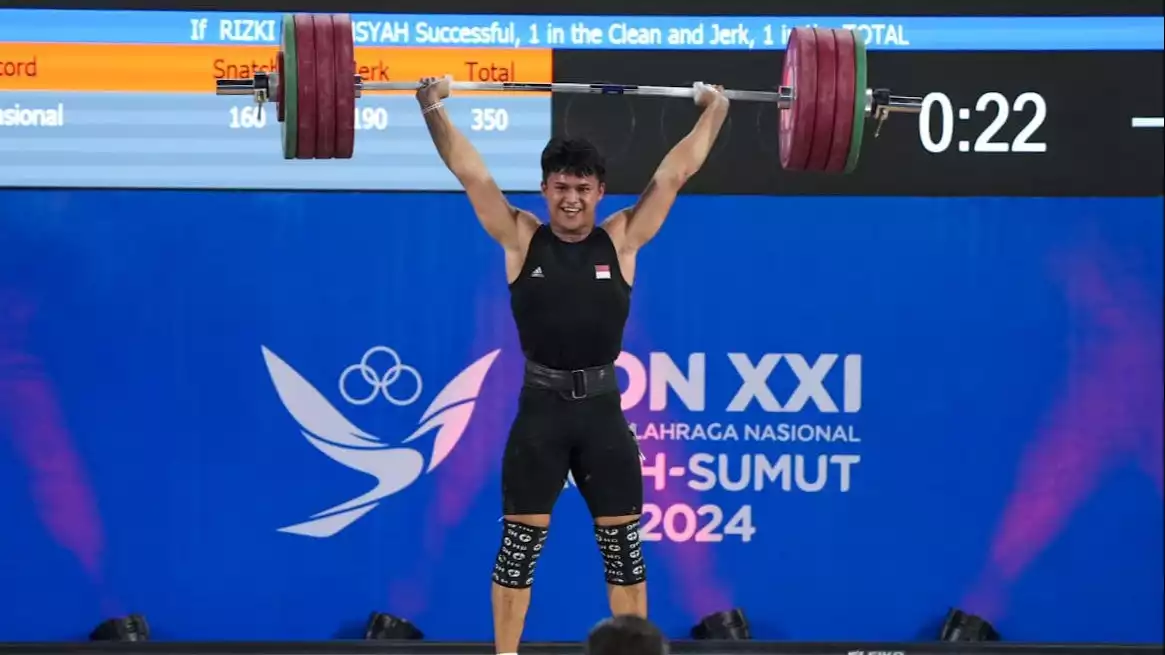 Atlet angkat besi Indonesia di SEA Games 2025 Rizki Juniansyah