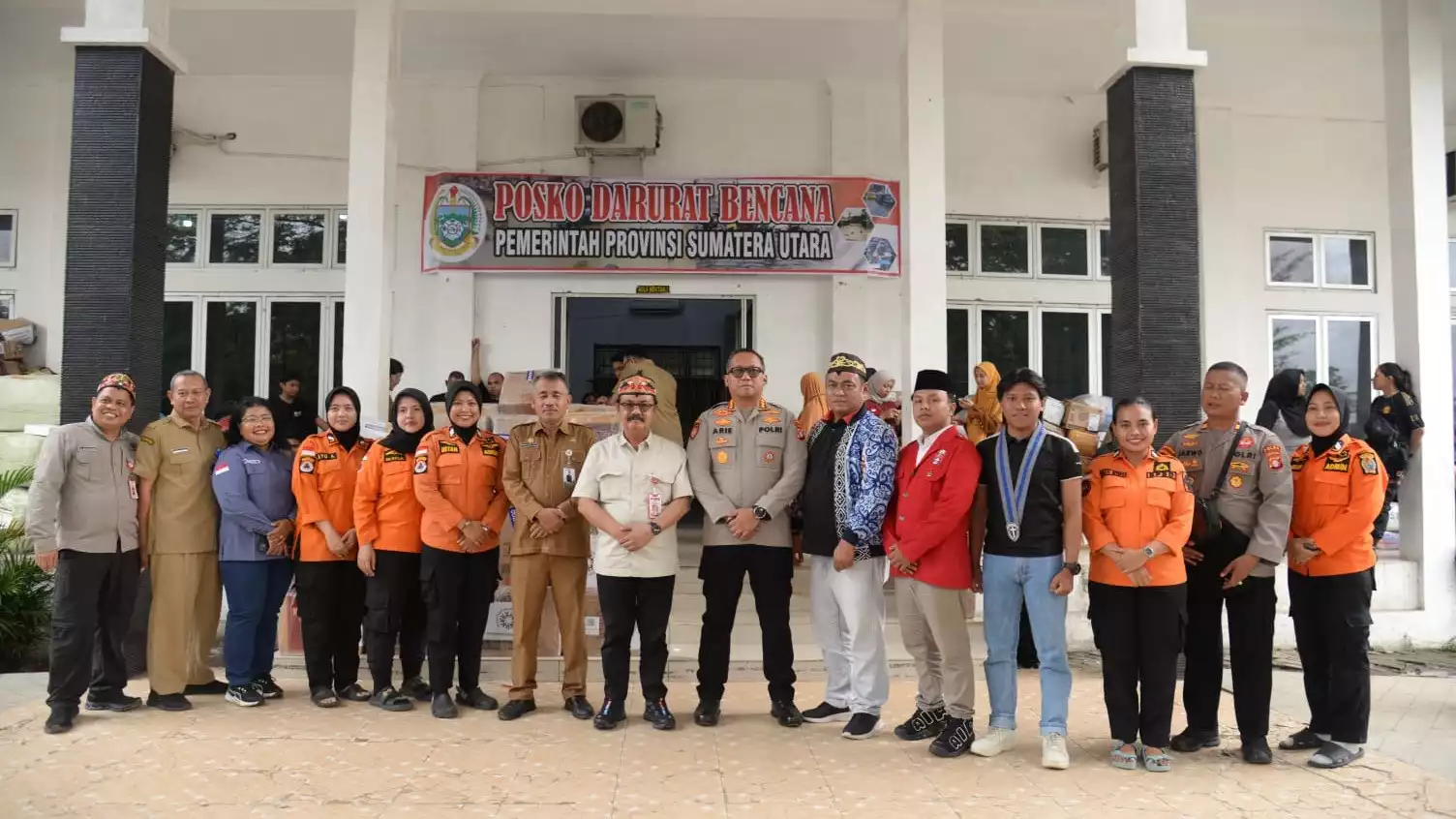 Pemerintah Provinsi Kalimantan Tengah (Kalteng) mendistribusikan secara langsung bantuan Rp9 miliar untuk 3 provinsi yang terkena bencana banjir bandang, yakni Aceh, Sumatra Utara, dan Sumatra Barat.