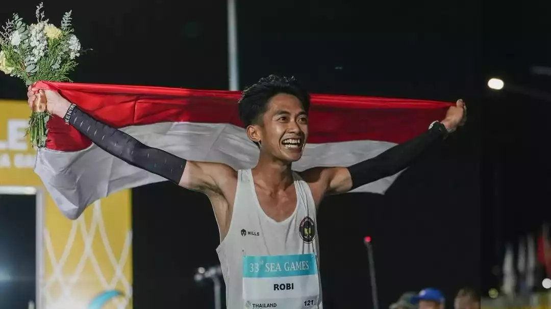 Robi Syianturi, atlet Indonesia yang raih emas SEA Games 2025 di cabor marathon