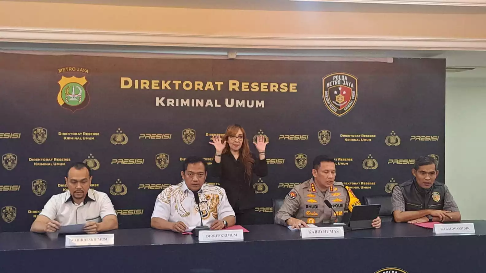 Direskrimum Polda Metro Jaya Kombes Pol. Iman Imanuddin di Mapolda Metro Jaya, Kamis (18/12/2025).