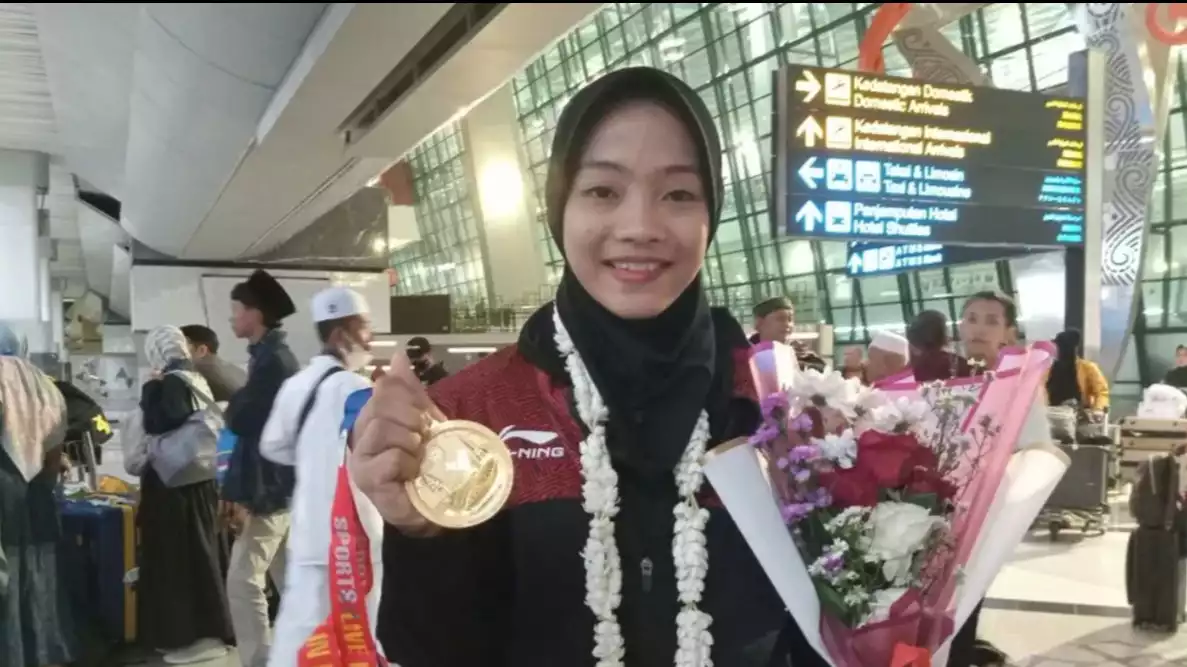Medali Emas kedua datang dari Safira Dwi Meilani yang tampil di nomor tanding kelas B (50–55 kg) putri SEA Games 2025