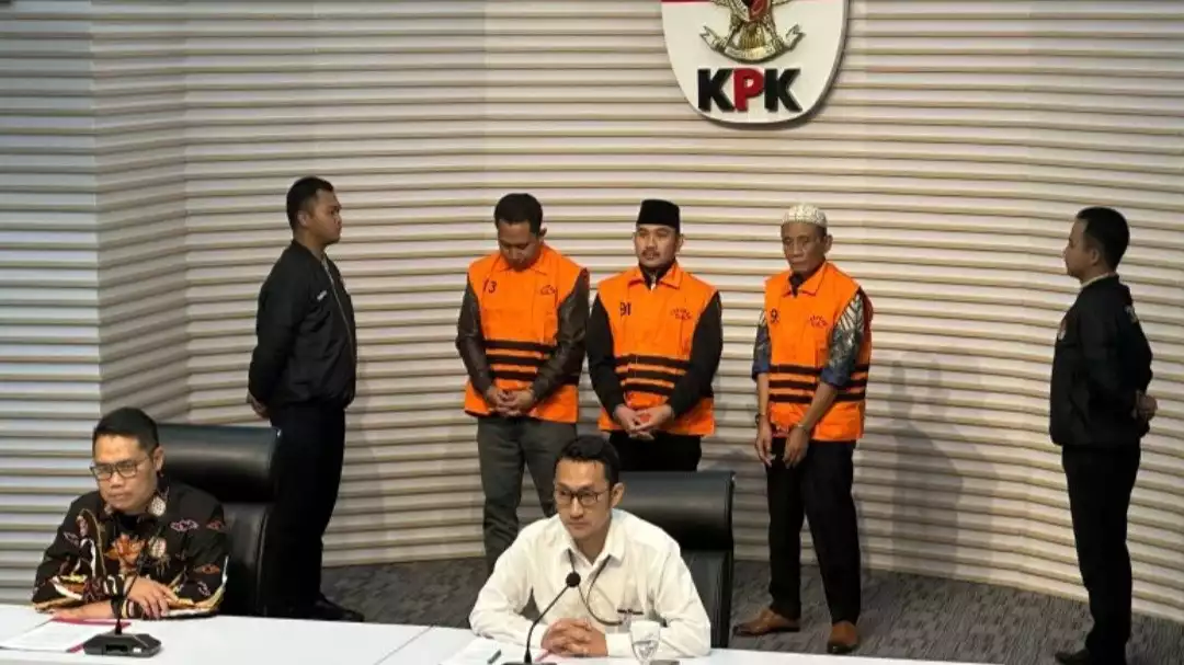 Bupati Bekasi Ade Kuswara Minta Maaf Usai Jadi Tersangka Dugaan Suap