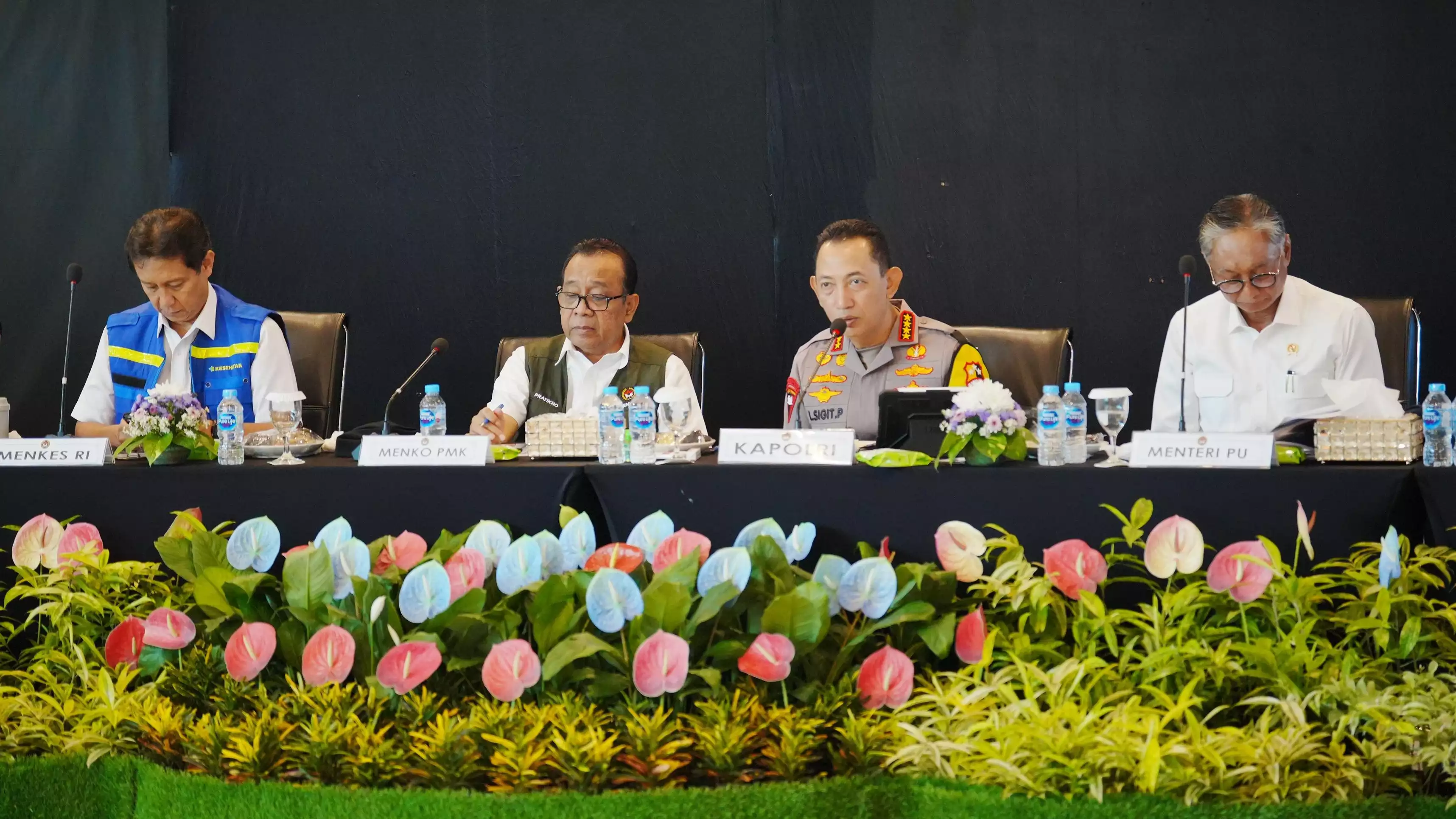 Kapolri Jenderal Listyo Sigit Prabowo melakukan peninjauan ke Pelabuhan Merak, Banten, Senin (22/12/2025).