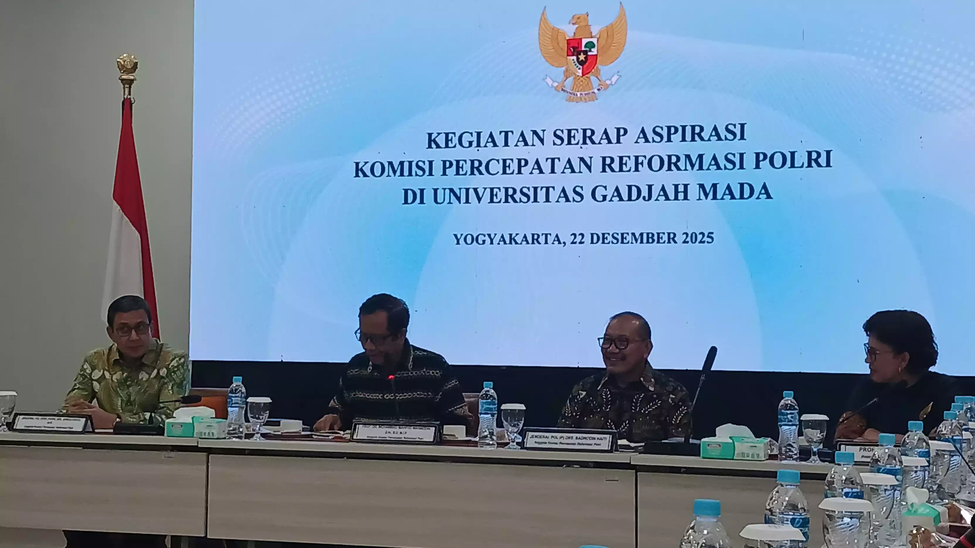 Public hearing yang diselenggarakan oleh Komisi Percepatan Reformasi Polri di Fakultas Hukum UGM Yogyakarta, Senin (22/12/2025).