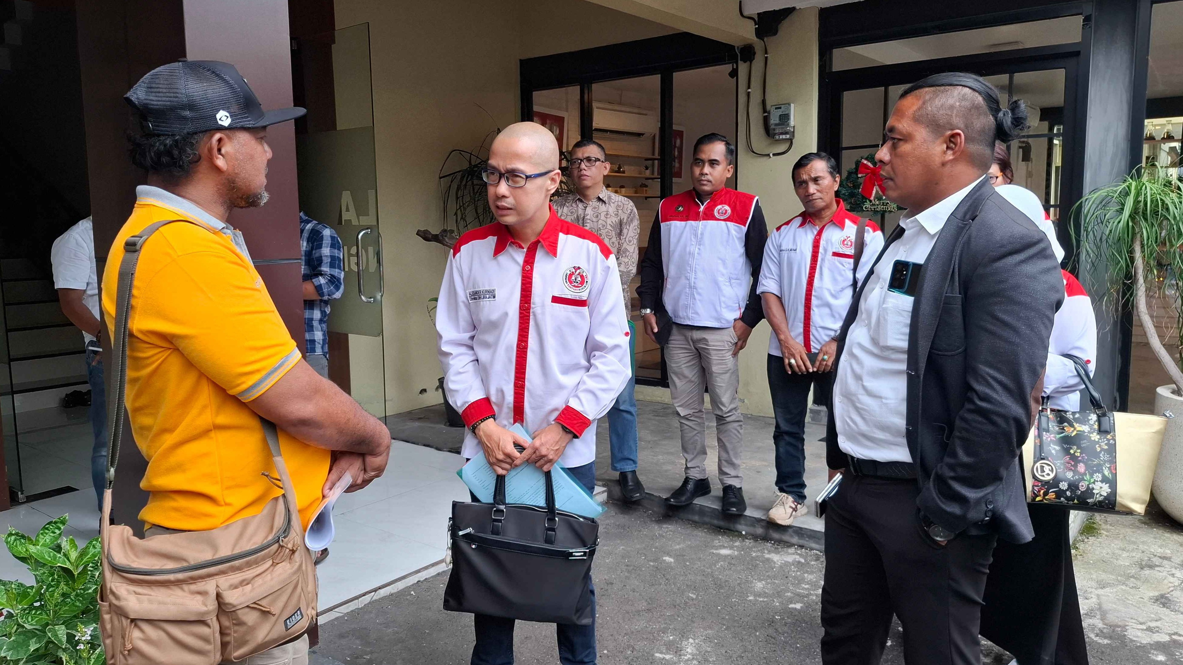 Aksi penggeledahan di rumah tersangka Bripka Agus