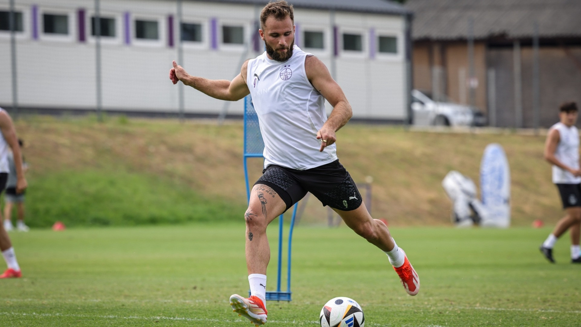 Kisah Fran Brodic, Dulu Minat Gabung Persija Kini Menjelma Jadi Mesin Gol Tajam Eropa yang Panen Gelar Juara
            - galeri foto