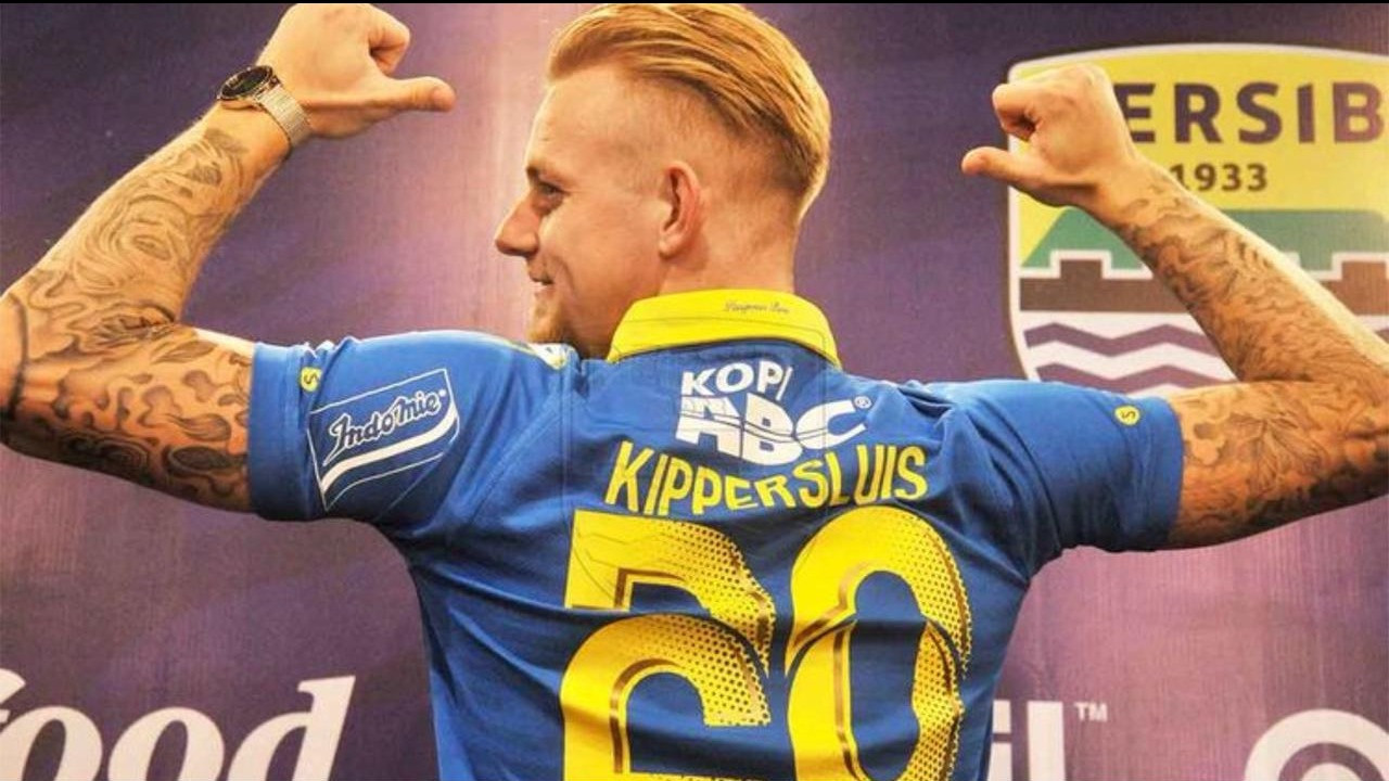 Masih Ingat Kevin van Kippersluis? Eks Mesin Gol Persib yang Menyesal Berkarier di Indonesia itu Berujung Main di Liga Amatir
            - galeri foto