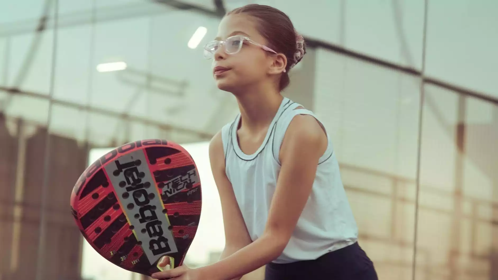 Ilustrasi anak-anak berolahraga padel