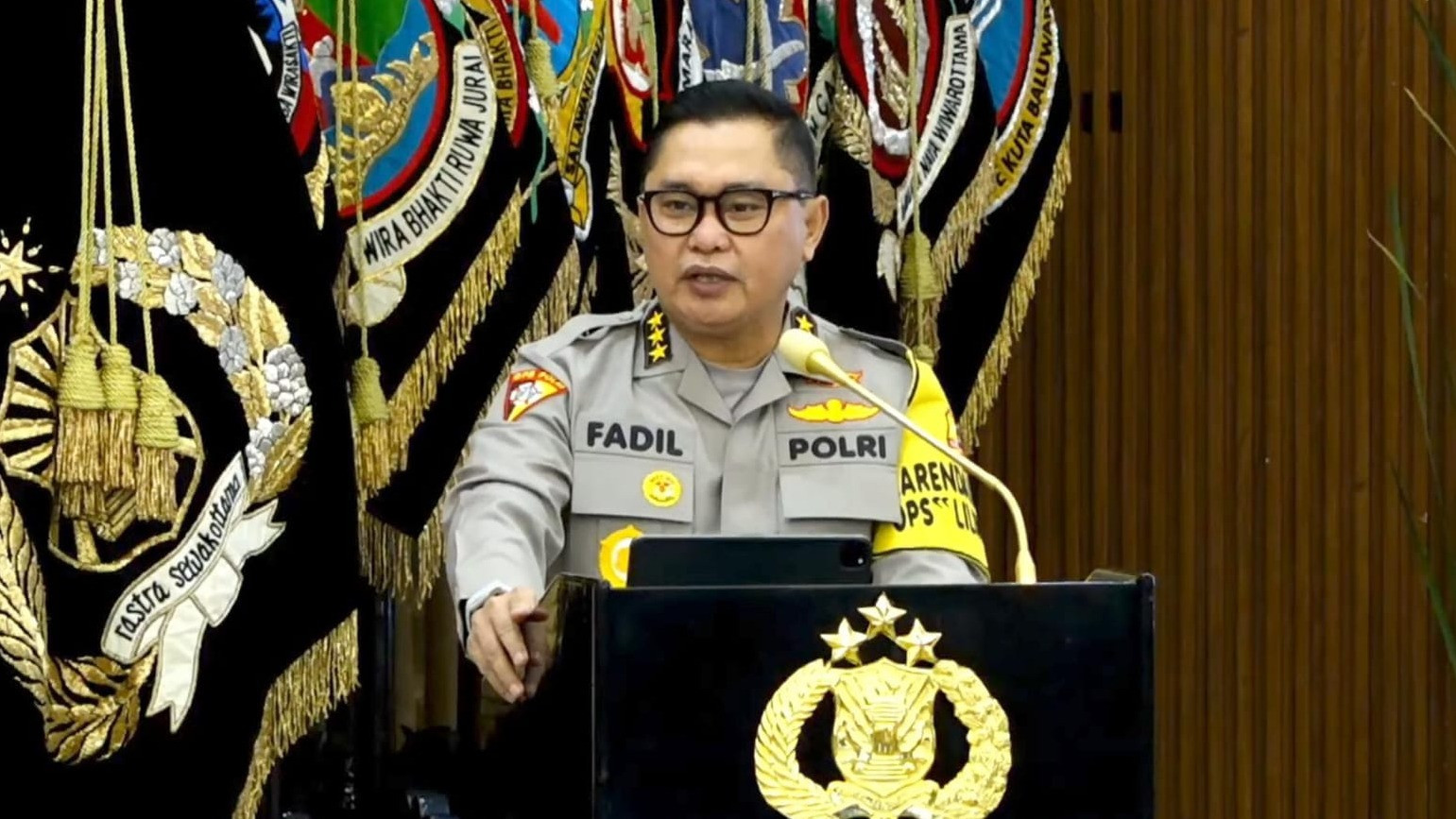 Asisten Utama Bidang Operasi (Astamaops) Kapolri Komjen Pol Fadil Imran menyampaikan capaian bidang operasional sepanjang tahun 2025 dalam rilis akhir tahun.