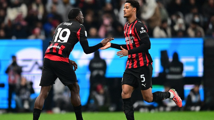 Rapor Rekrutan Anyar AC Milan di Bursa Transfer Musim Panas dan Dingin 2025–2026: Media Italia Tak Sungkan Lempar Pujian
            - galeri foto