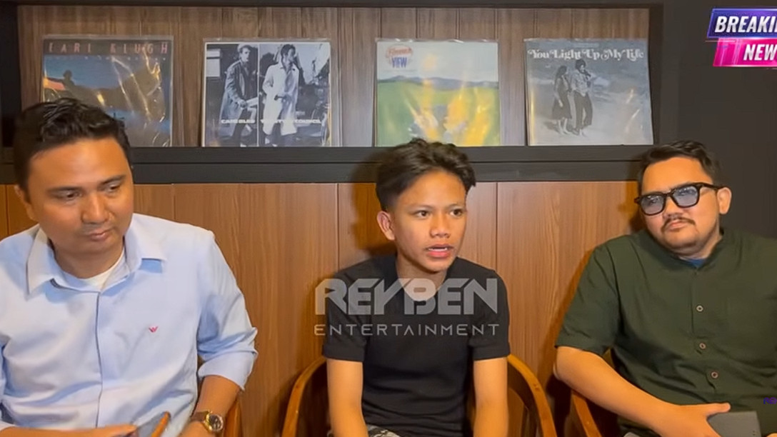 Masalah dengan sang Ayah Kembali Memanas, Farel Prayoga Ngaku Masih Sayang Orang Tuanya: Kayak Gak Didukung
            - galeri foto