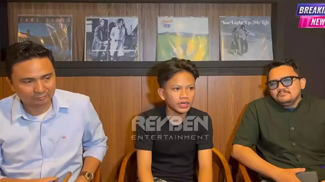 Farel Prayoga, Manager Rais, dan Hagistio Pradika, S.Pd., Wakil Ketua Komnas PA DKI Jakarta.