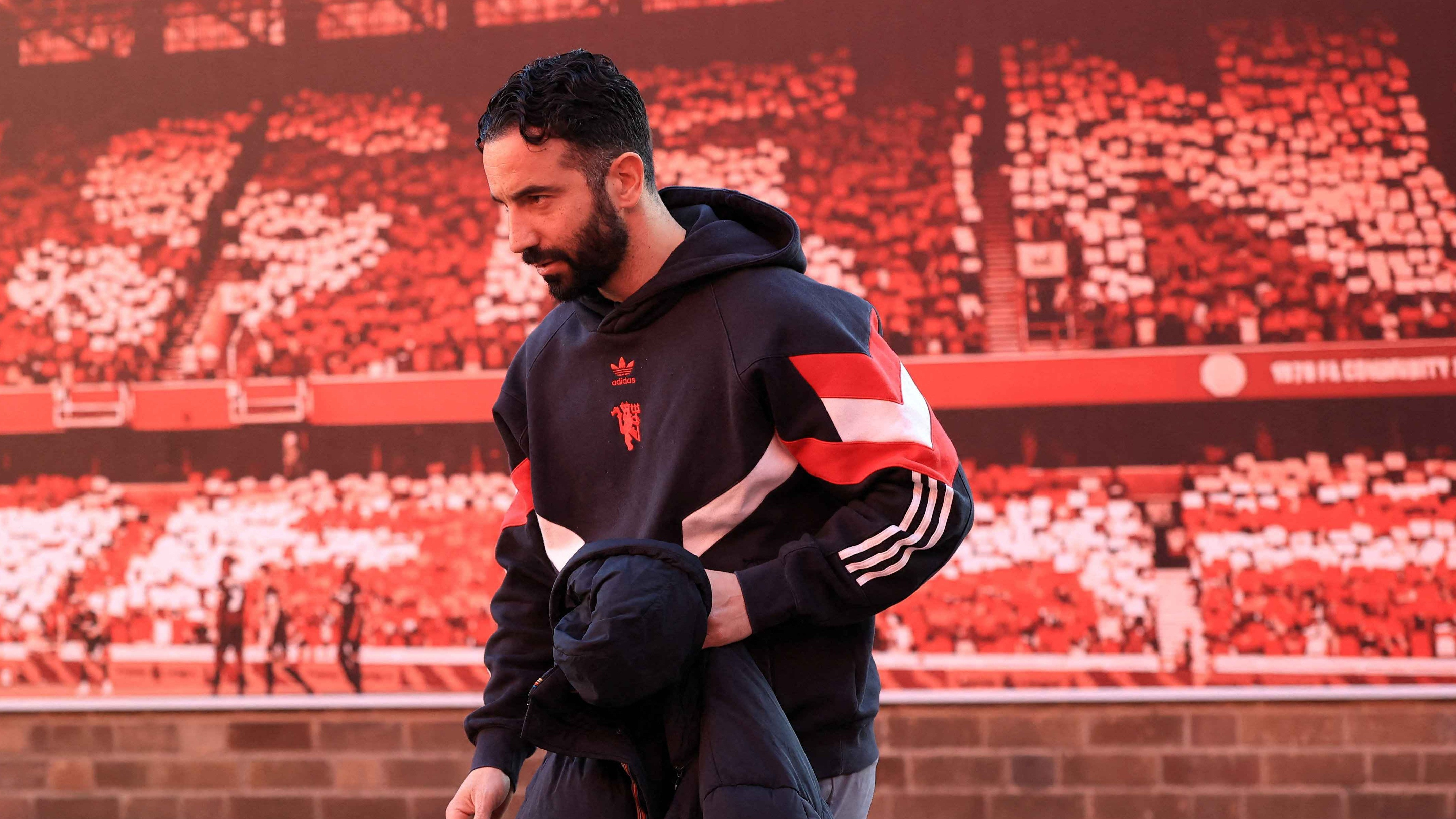 Dari Buntung Jadi Untung, Ruben Amorim Malah Kantongi Pesangon Ratusan Miliar Setelah Dipecat Manchester United
            - galeri foto