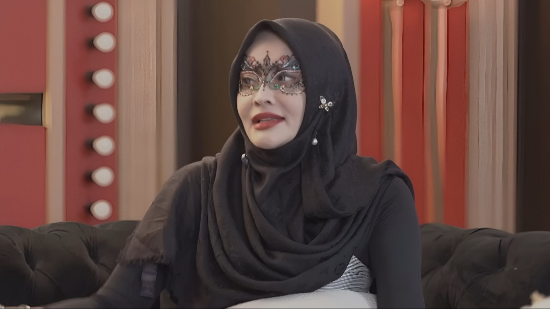 Doktif alias Samira Farahnaz