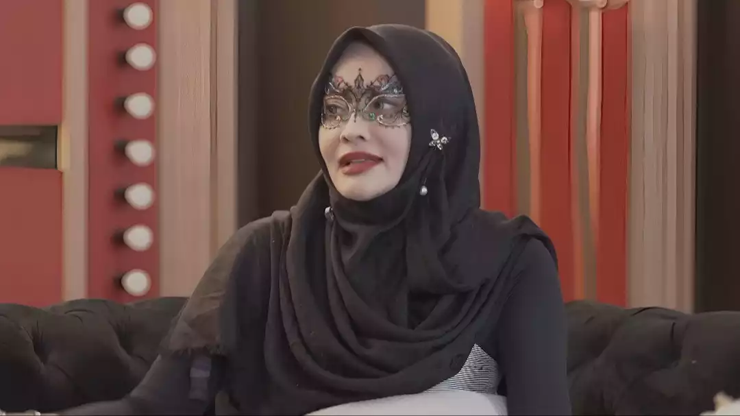 Doktif alias Samira Farahnaz