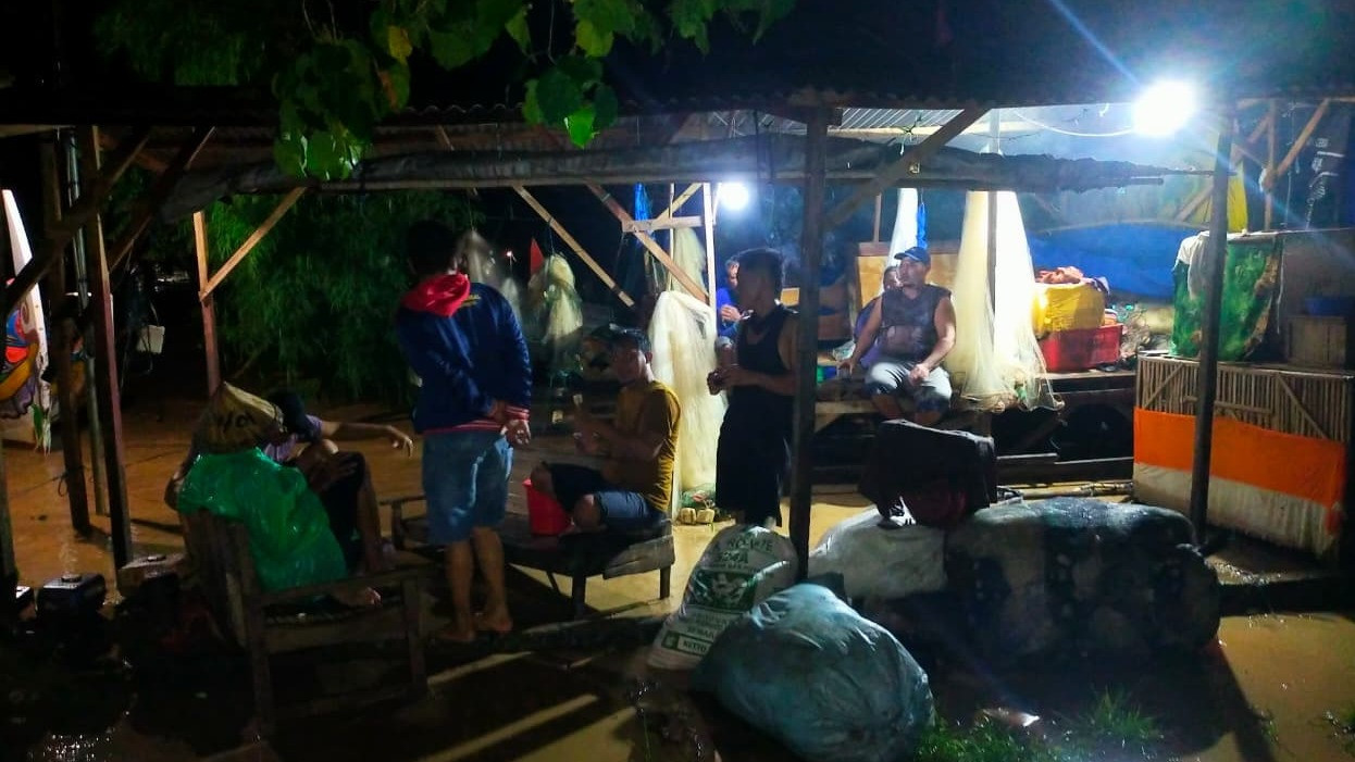 Desa Sambiroto, Tayu Pati, dilanda banjir setelah diguyur hujan berjam-jam, Jumat (9/1/2026) malam.