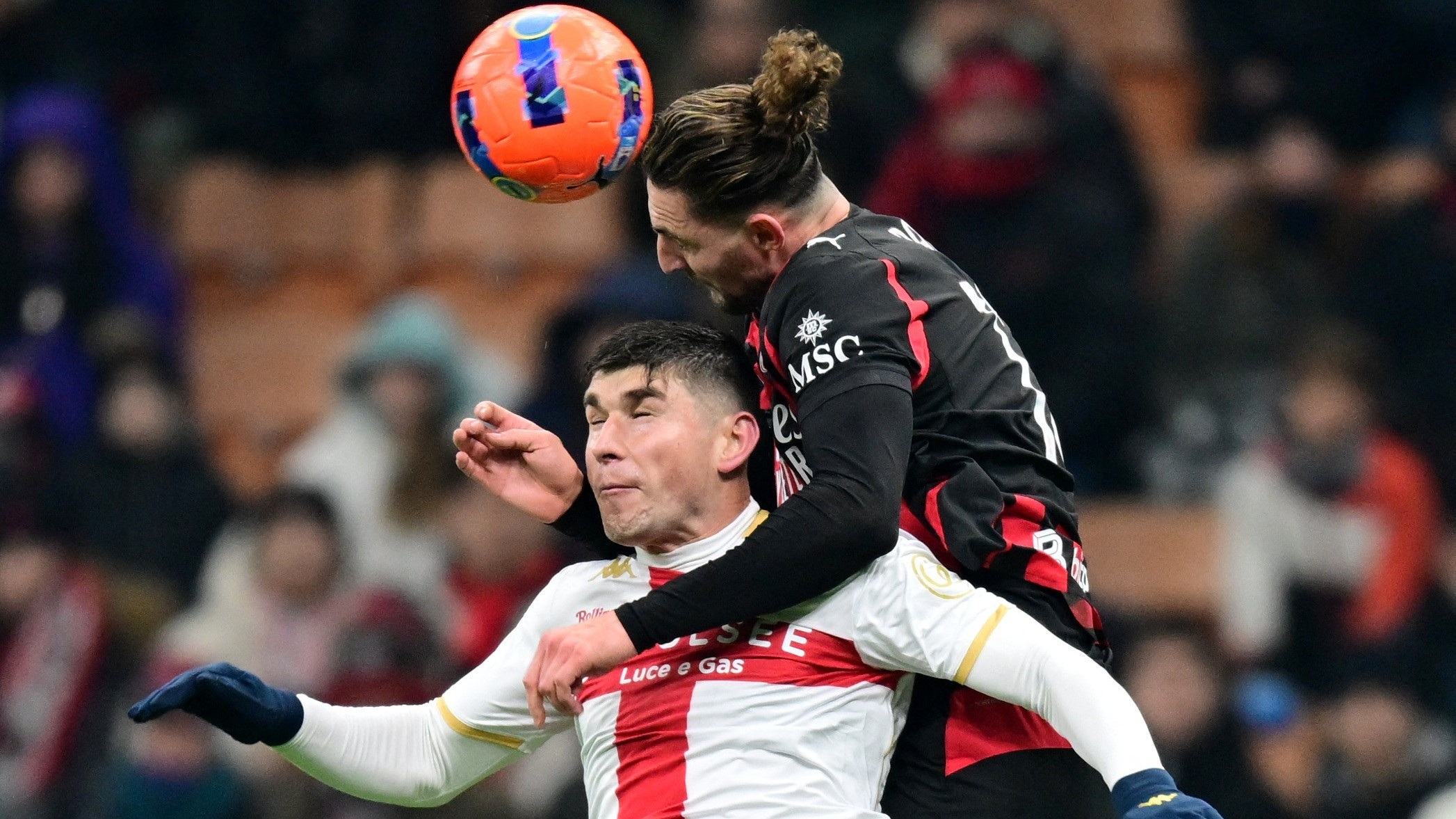 Pemain AC Milan, Adrien Rabiot saat Menghadapi Fiorentina