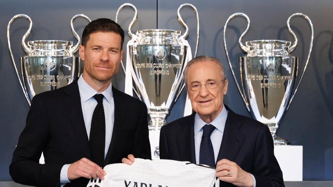 Presiden Real Madrid Florentino Perez dan mantan pelatih Xabi Alonso