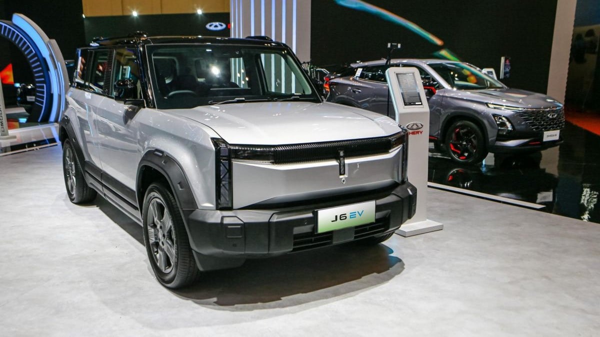 Mobil listrik Chery J6