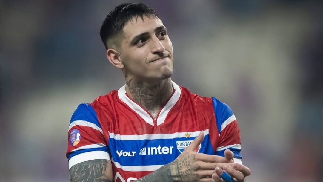 Gaston Avila, bek Ajax yang diisukan gabung Persib Bandung