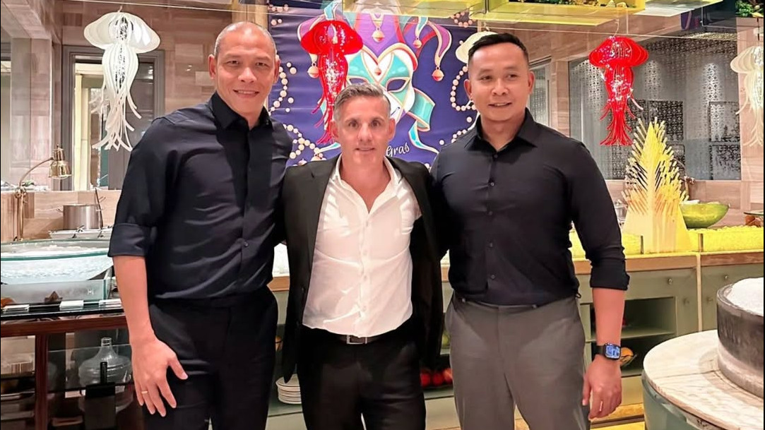 Nova Arianto bersama pelatih Timnas Indonesia John Herdman