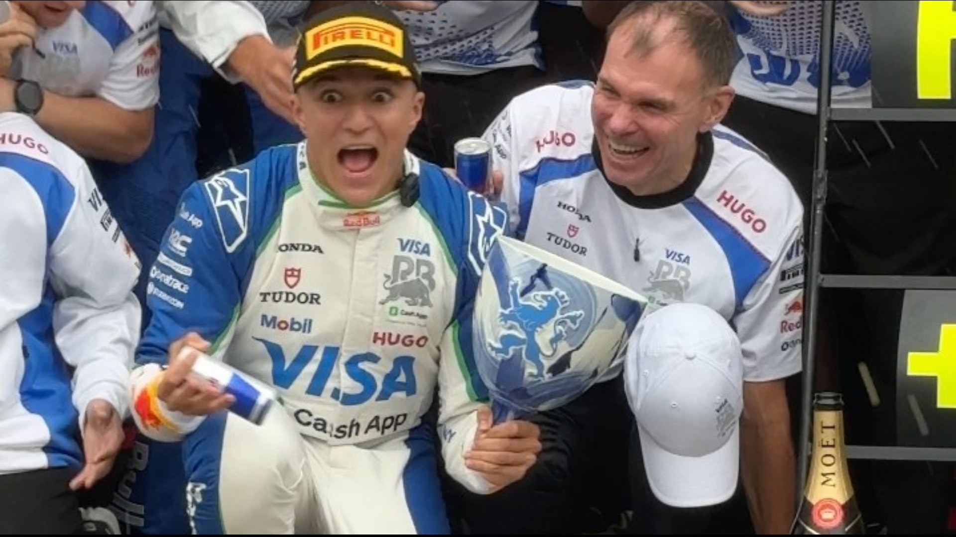 Selebrasi Isack Hadjar dan tim Racing Bulls