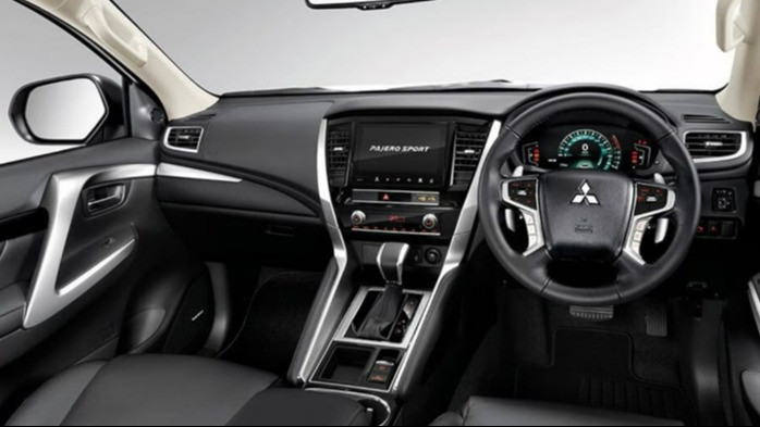 Interior Mitsubishi Pajero Sport