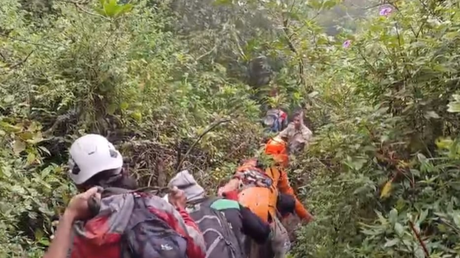 Selamat dari Pendakian di Gunung Slamet, Himawan Bikin Netizen Geram karena Jawabannya Berubah-ubah
            - galeri foto