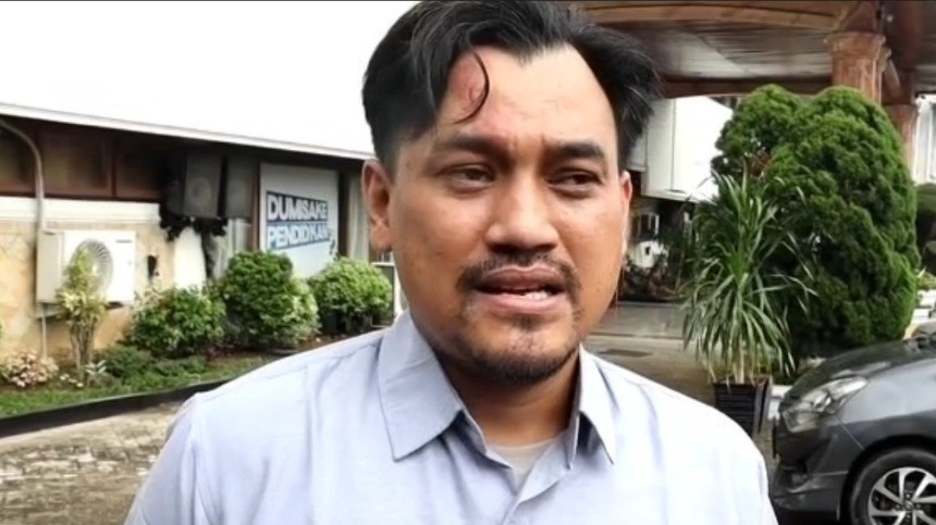 Pengakuan Guru SMK di Jambi yang Dikeroyok Puluhan Siswa, Ternyata Berawal dari Kata-kata Ini
            - galeri foto