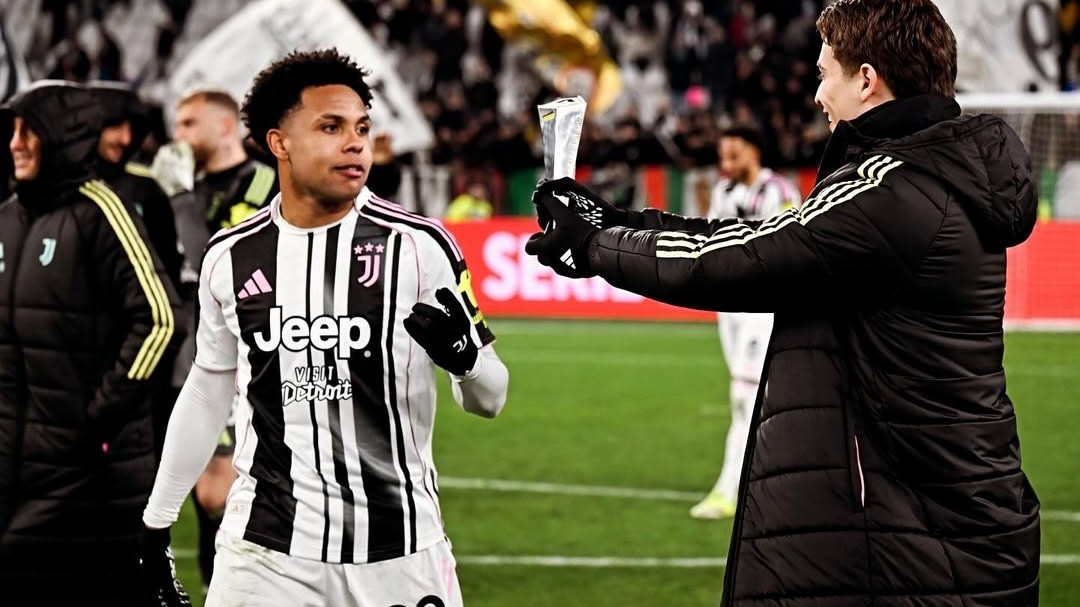 Luciano Spalletti Penuh Senyum Jelang Juventus Hadapi Parma, Satu Pemain Andalannya Bakal Diikat
            - galeri foto