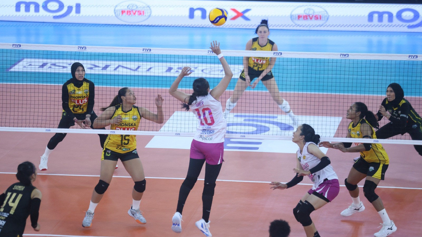 Pelatih Jakarta Popsivo Polwan Akui Anak Asuhnya Banyak Lakukan Kesalahan Sendiri saat Dilumat Gresik Phonska Plus
            - galeri foto