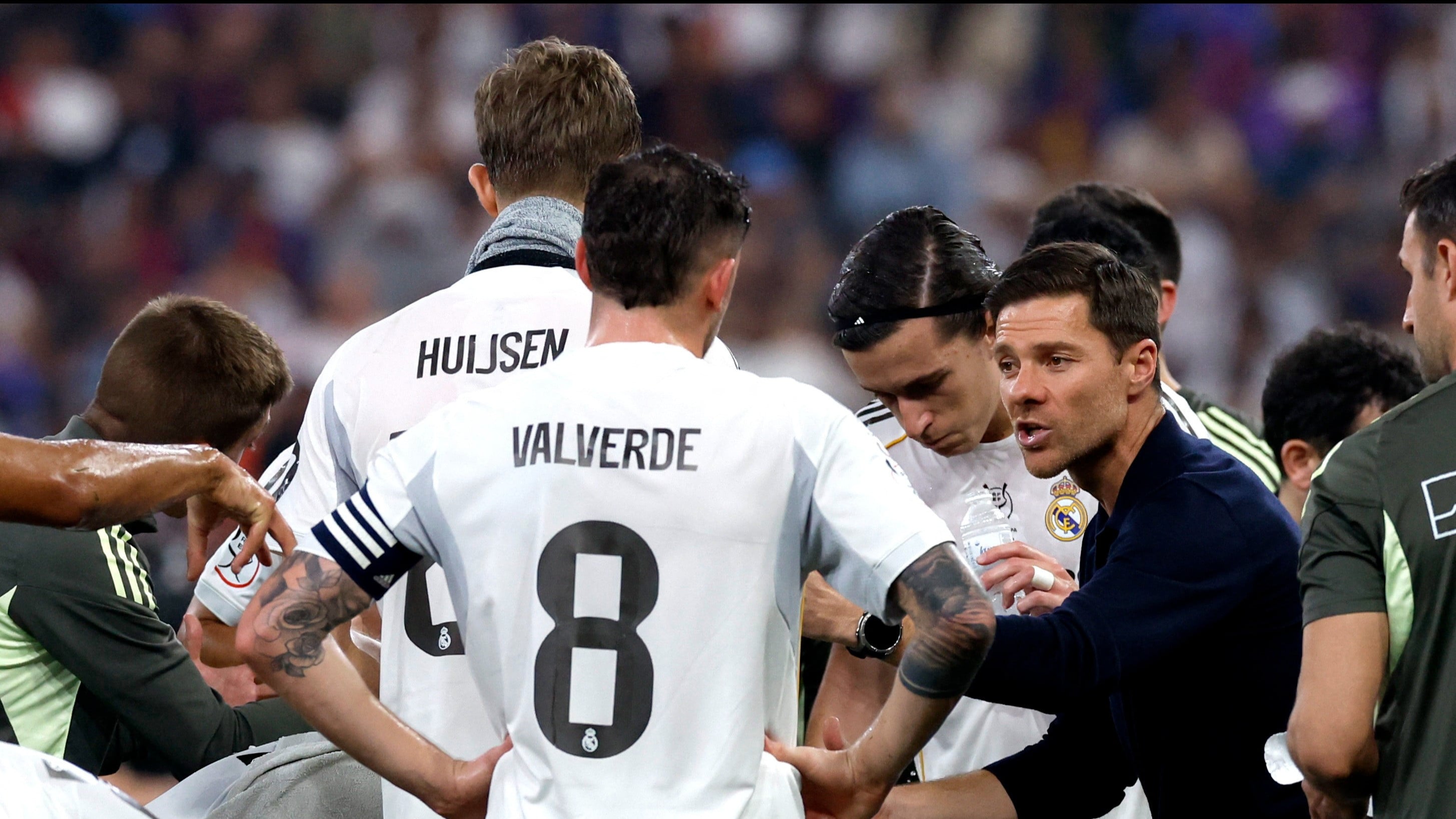 Board Liverpool Hilang Kesabaran Usai Ditekuk Bournemouth, Xabi Alonso Langsung Dikontak untuk Gantikan Arne Slot?
            - galeri foto