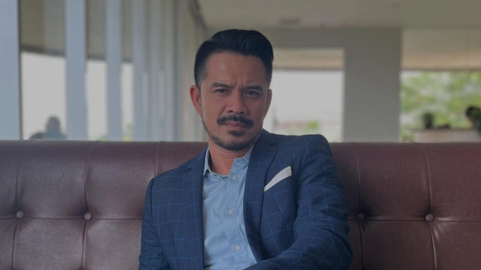 Buntut Buku Aurelie Maoremans Viral, Roby Tremonti Minta Maaf sampai Berharap Diundang ke Podcast Denny Sumargo
            - galeri foto