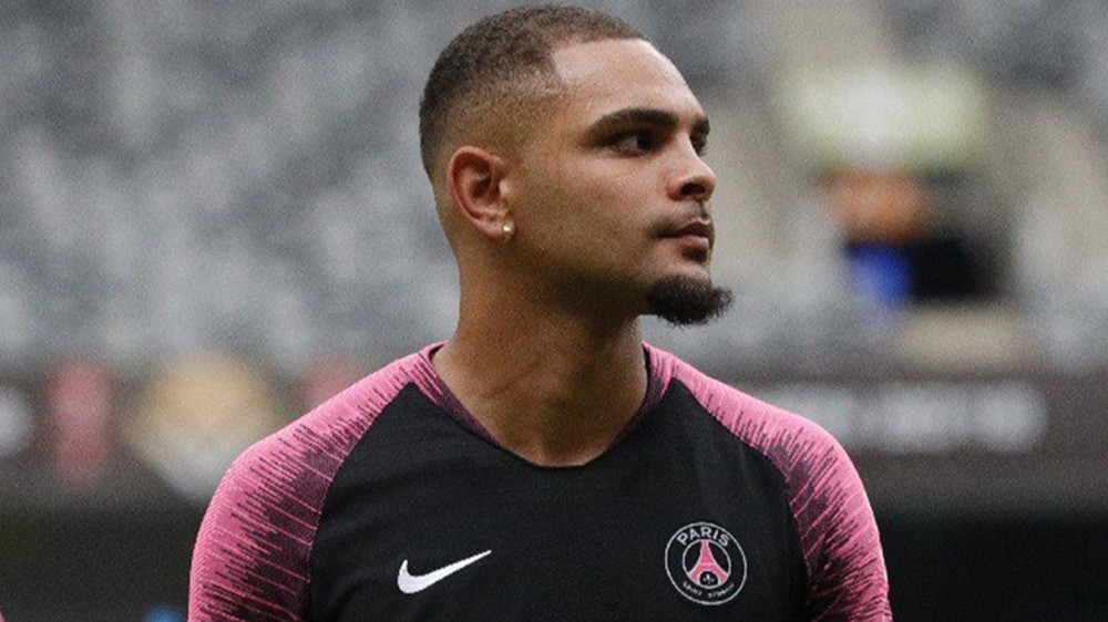5 Kerugian Serius Jika Persib Resmi Datangkan Layvin Kurzawa, Eks PSG Ternyata Punya Masalah Ini
            - galeri foto