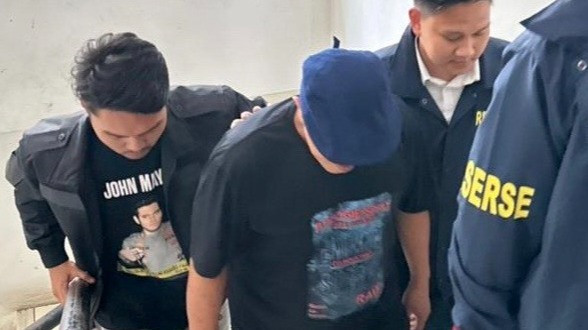 Polisi Amankan Guru SD di Tangsel karena Diduga Lecehkan Belasan Siswa, Ini Faktanya
            - galeri foto