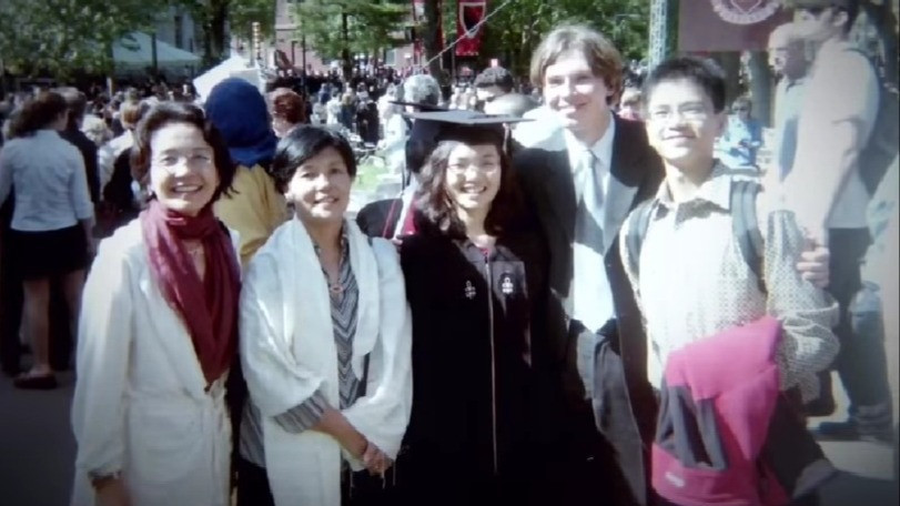 Kisah Cinta Wamen Stella Christie dan Prof. Bartek Czech: Dari Sekolah di Norwegia hingga Ujian Berat di Aspen
            - galeri foto