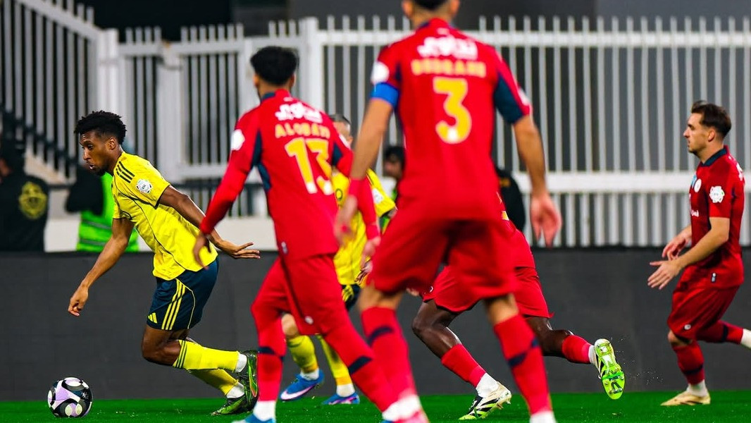 Al Nassr Sukses Taklukan Damac FC 2-1, Ronaldo Kembali Jadi Aktor Kemenangan Faris Najd
            - galeri foto