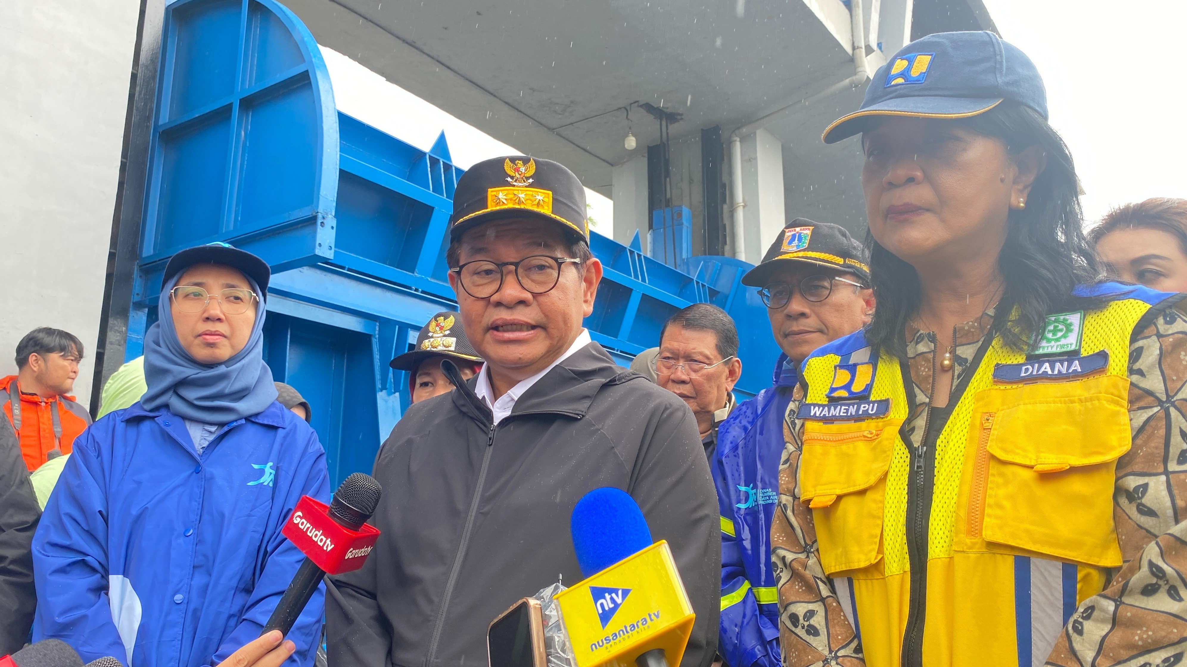Pintu Air Cengkareng Drain Terpantau Lancar, Pramono Yakin Banjir di Jalan Daan Mogot Segera Surut
            - galeri foto