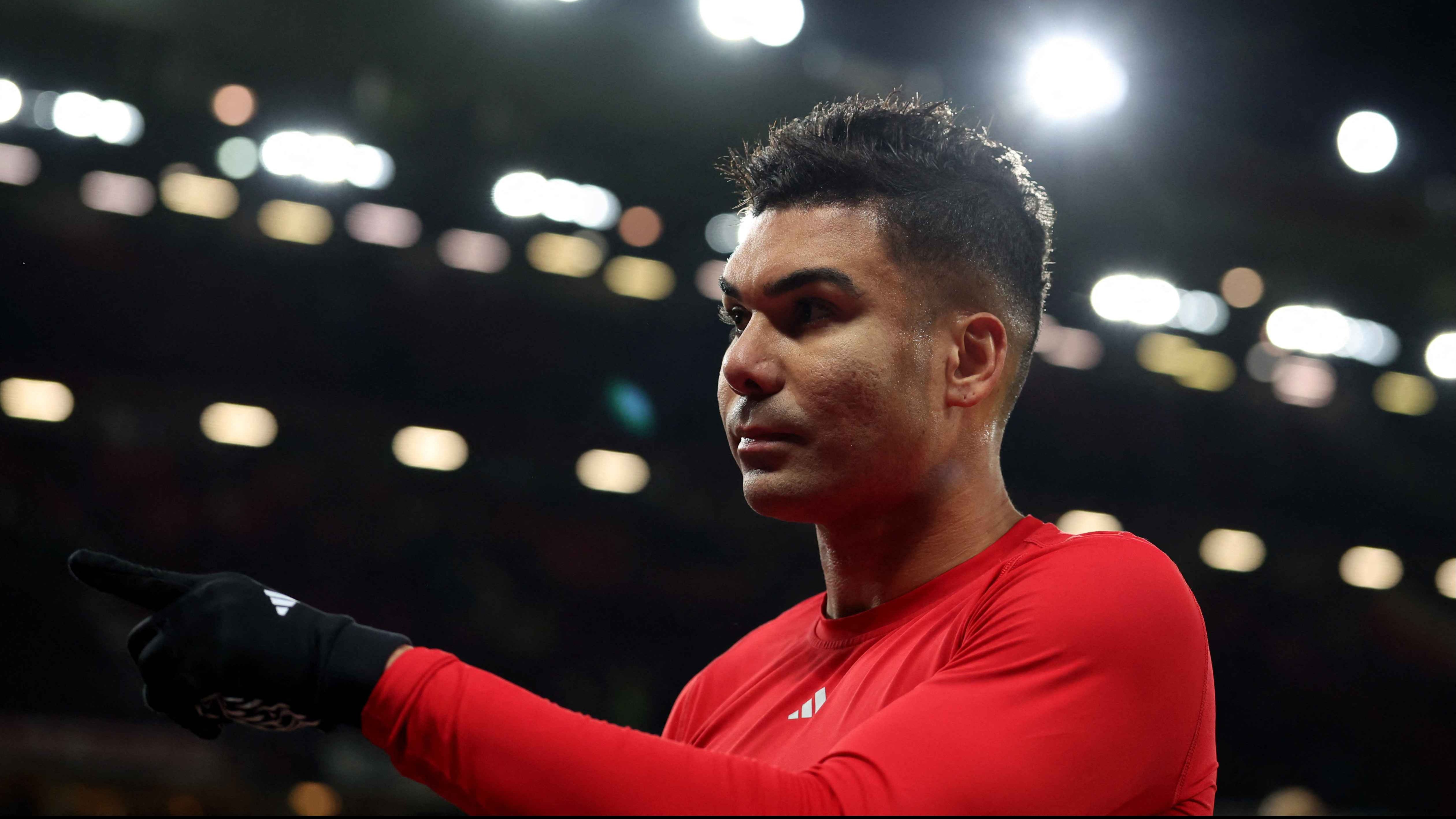 Mengapa Elliot Anderson Dinilai Lebih Pas untuk Manchester United Ketimbang Casemiro?
            - galeri foto