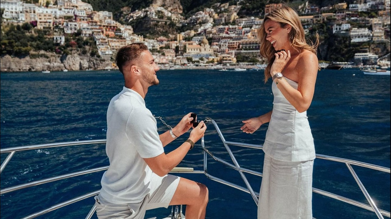 Punya Kepribadian yang Keras, Legenda Manchester United Roy Keane Malah Luluh dengan Calon Menantu
            - galeri foto