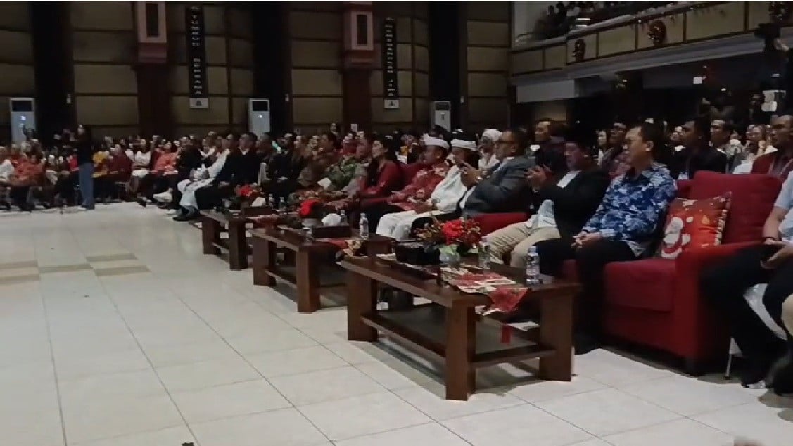 Gubernur Jabar Hadiri Perayaan Natal Kota Depok
            - galeri foto